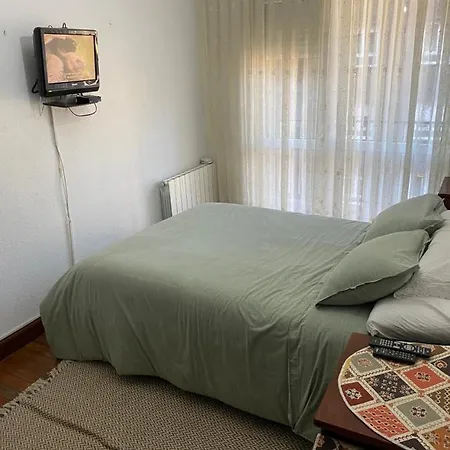 Homestay Con Balcon Y Wifi *