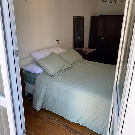 Con Balcon Y Wifi Homestay
